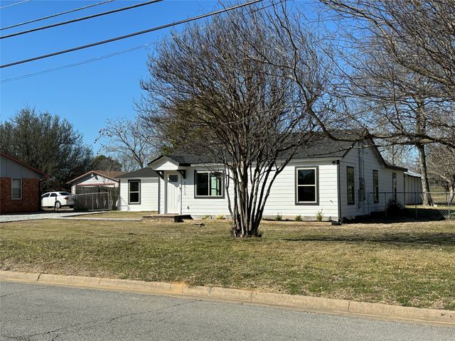 2513 Loy Lake Road, Denison, TX 75020