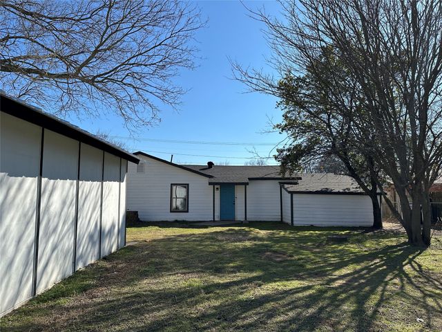 2513 Loy Lake Road, Denison, TX 75020