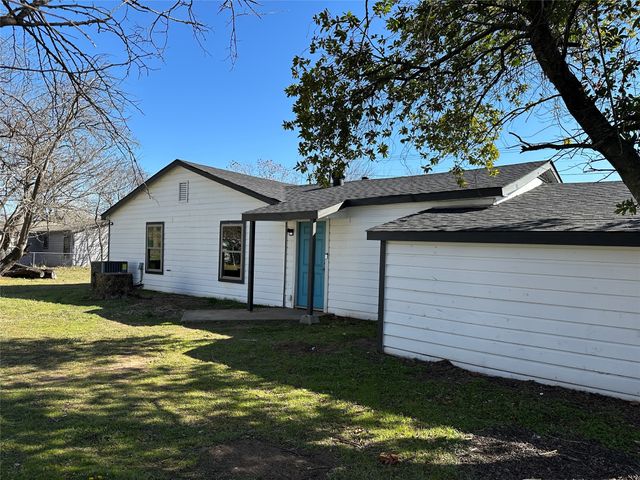 2513 Loy Lake Road, Denison, TX 75020