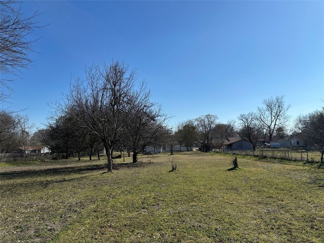 2513 Loy Lake Road, Denison, TX 75020