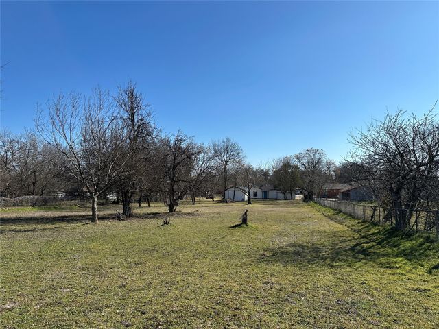 2513 Loy Lake Road, Denison, TX 75020