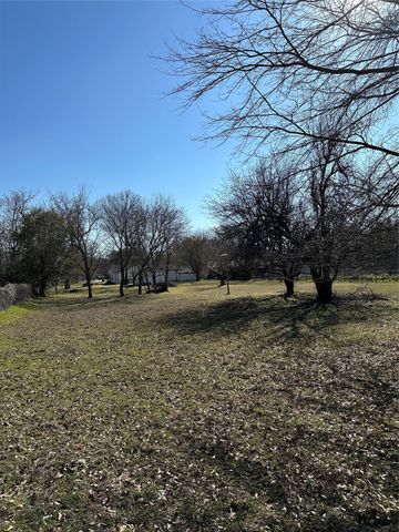 2513 Loy Lake Road, Denison, TX 75020