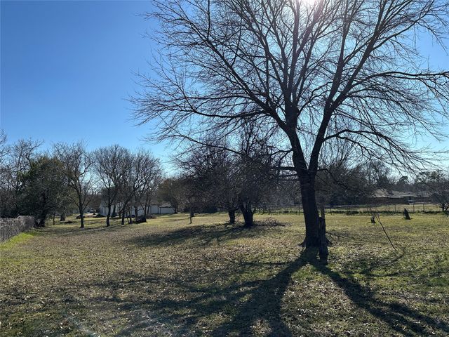 2513 Loy Lake Road, Denison, TX 75020