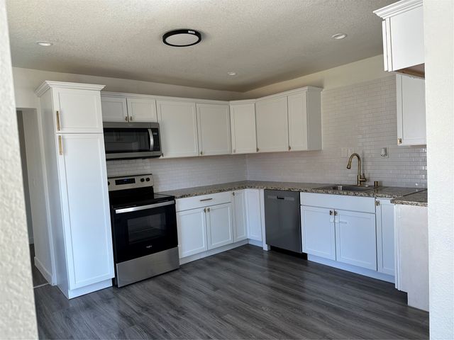 2513 Loy Lake Road, Denison, TX 75020