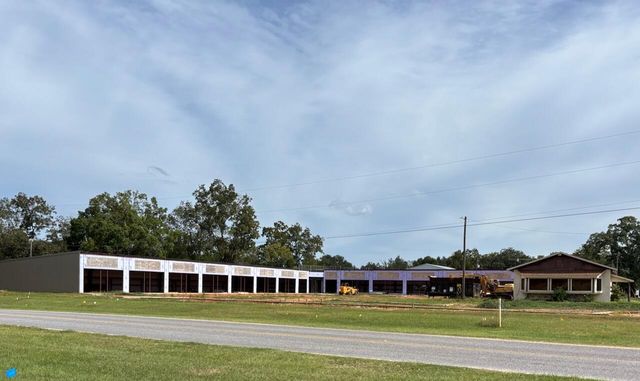 1212 N Ferdon Boulevard, Crestview, FL 32536