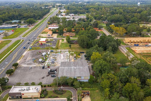 1212 N Ferdon Boulevard, Crestview, FL 32536