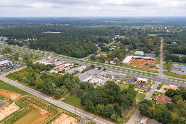 1212 N Ferdon Boulevard, Crestview, FL 32536