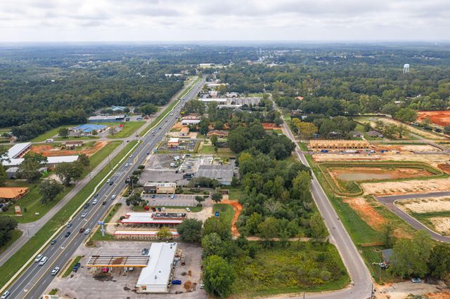 1212 N Ferdon Boulevard, Crestview, FL 32536