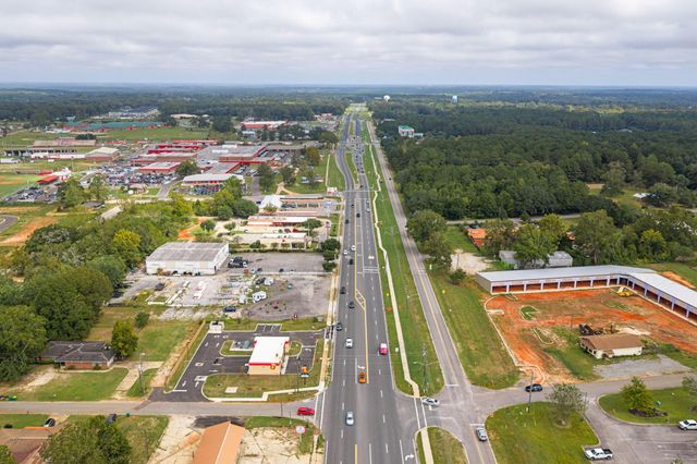 1212 N Ferdon Boulevard, Crestview, FL 32536