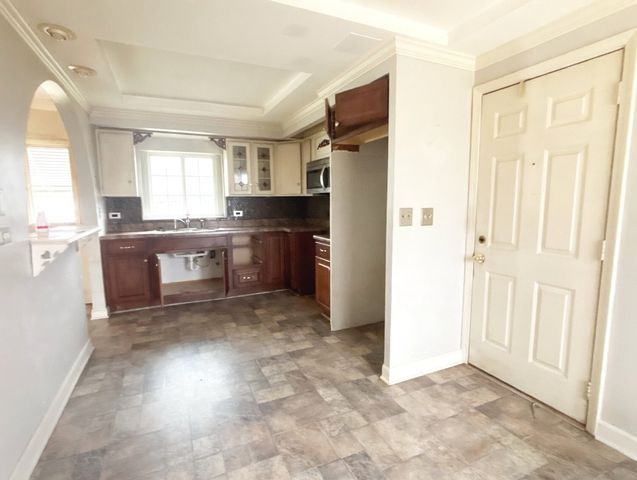 17W452 BUTTERFIELD Road, Villa Park, IL 60181