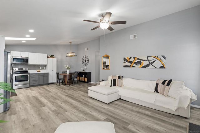 2407 Teaberry Glen, Escondido, CA 92027