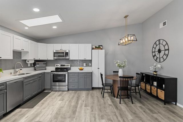 2407 Teaberry Glen, Escondido, CA 92027