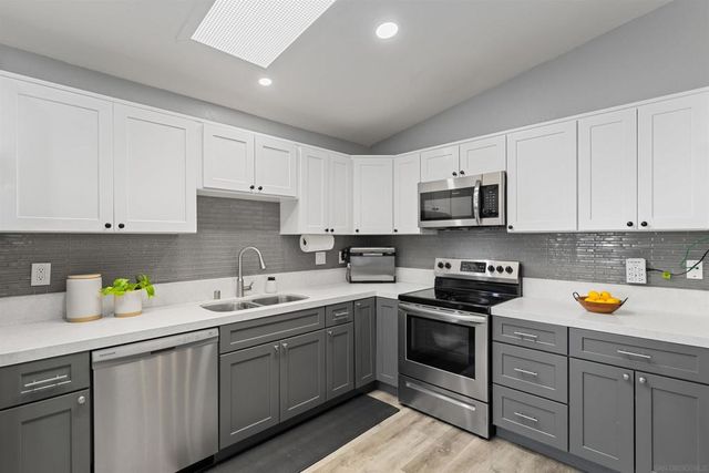 2407 Teaberry Glen, Escondido, CA 92027