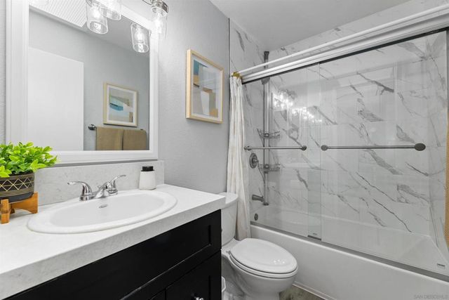 2407 Teaberry Glen, Escondido, CA 92027