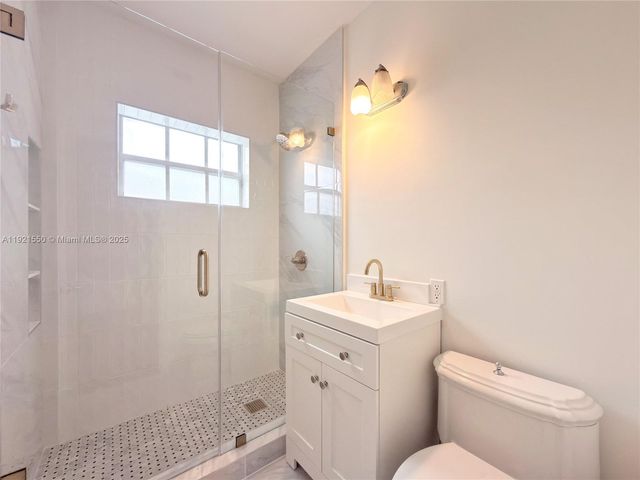 2750 SW 28th Ct 2750, Miami, FL 33133