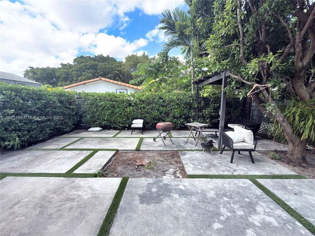 2750 SW 28th Ct 2750, Miami, FL 33133