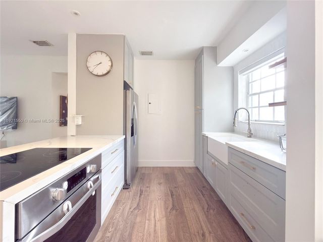 2750 SW 28th Ct 2750, Miami, FL 33133