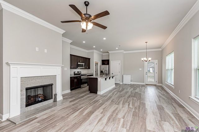 8923 Perry Park Dr, Denham Springs, LA 70726