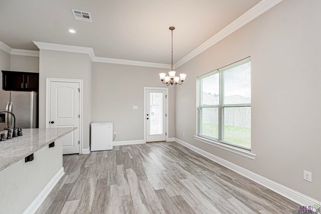 8923 Perry Park Dr, Denham Springs, LA 70726
