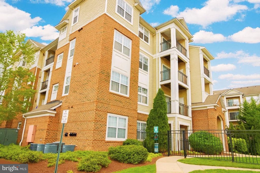 12958 CENTRE PARK CIR #219, Herndon, VA 20171