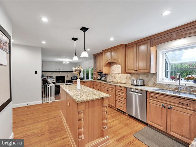 107 CRESTSIDE WAY, Malvern, PA 19355