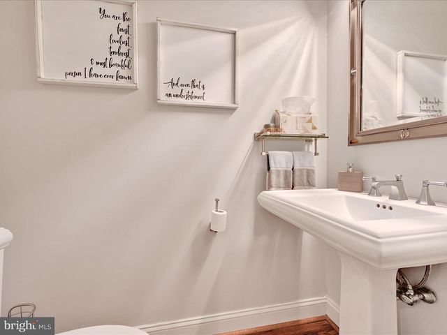 107 CRESTSIDE WAY, Malvern, PA 19355