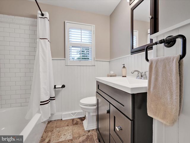 107 CRESTSIDE WAY, Malvern, PA 19355