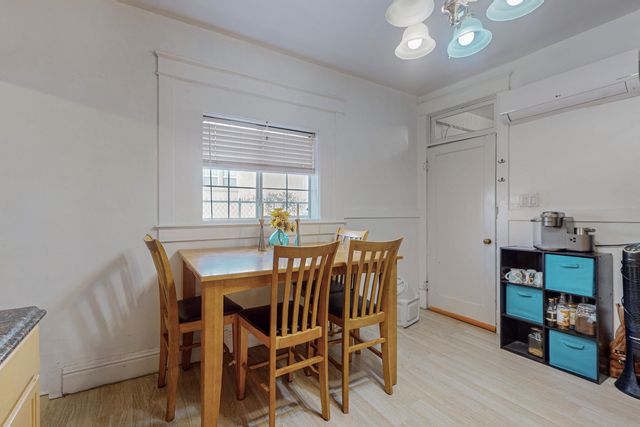 212 Sycamore Street NE, Albuquerque, NM 87106