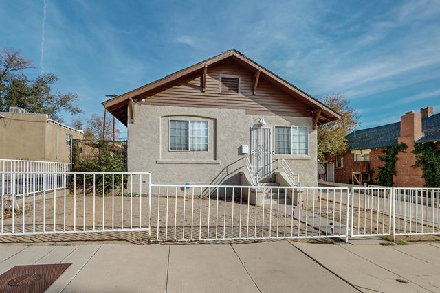 212 Sycamore Street NE, Albuquerque, NM 87106