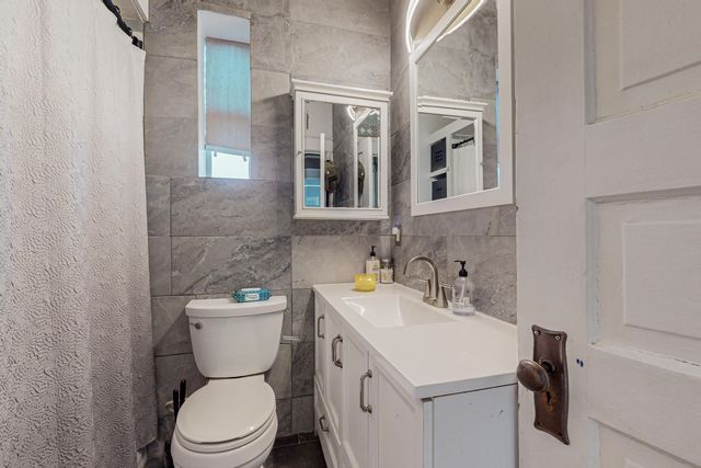 212 Sycamore Street NE, Albuquerque, NM 87106