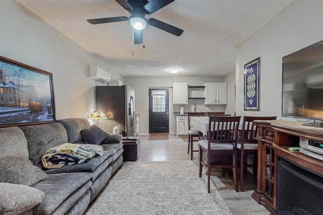 212 Sycamore Street NE, Albuquerque, NM 87106