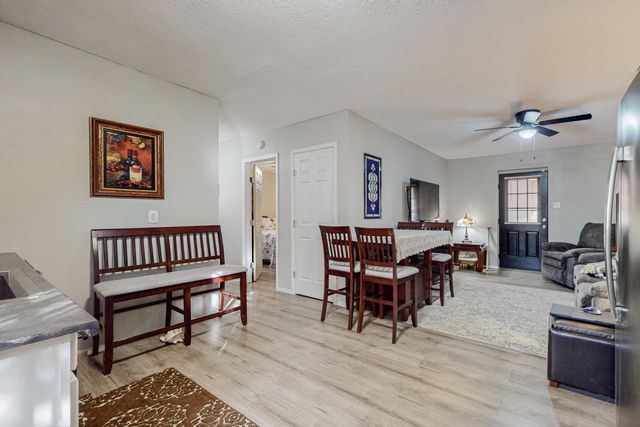 212 Sycamore Street NE, Albuquerque, NM 87106