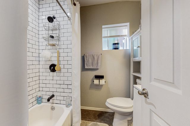 212 Sycamore Street NE, Albuquerque, NM 87106