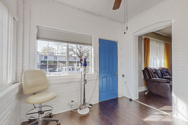 212 Sycamore Street NE, Albuquerque, NM 87106