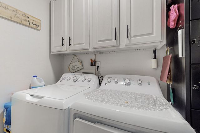 212 Sycamore Street NE, Albuquerque, NM 87106