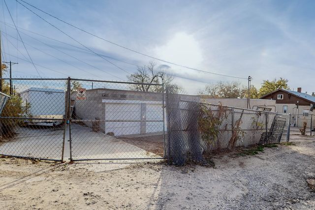 212 Sycamore Street NE, Albuquerque, NM 87106