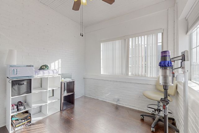 212 Sycamore Street NE, Albuquerque, NM 87106