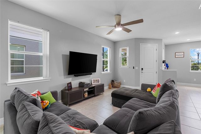 3919 KNOTTY PINE STREET, St Cloud, FL 34772