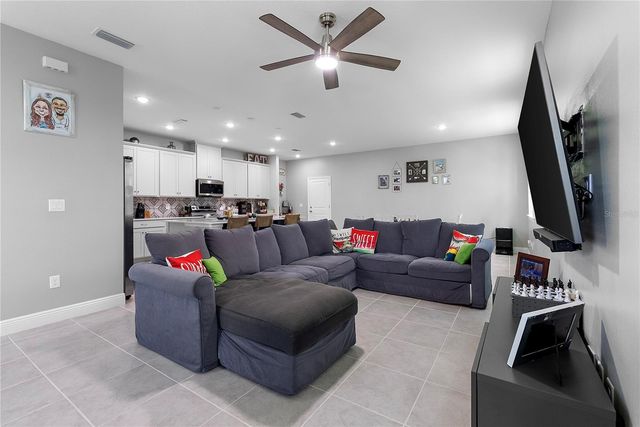 3919 KNOTTY PINE STREET, St Cloud, FL 34772