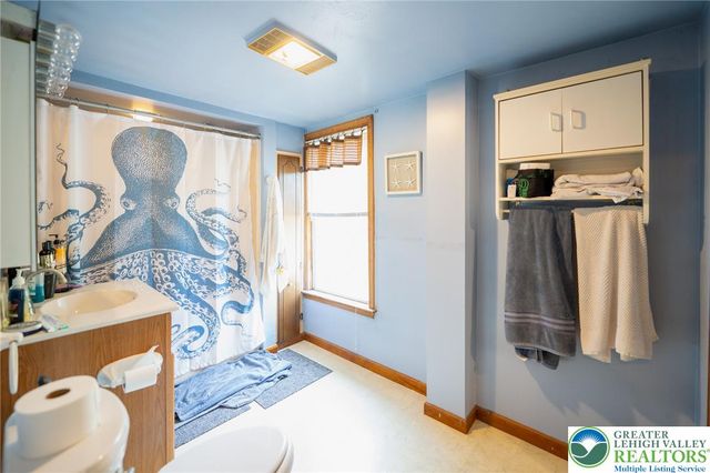 56 17th Street, Easton, PA 18042