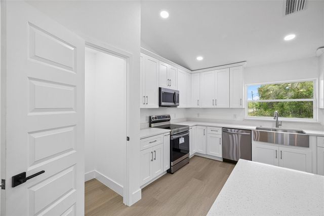 2812 W GASPAR DRIVE, Citrus Springs, FL 34433