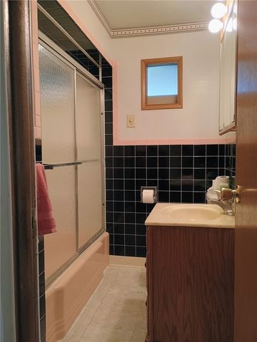 200 North Dr, Center Twp, PA 16001