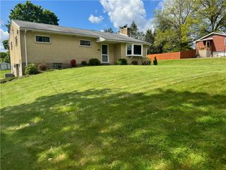 200 North Dr, Center Twp, PA 16001