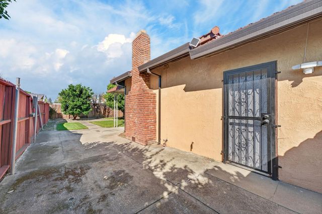 6626 50th St, Sacramento, CA 95823