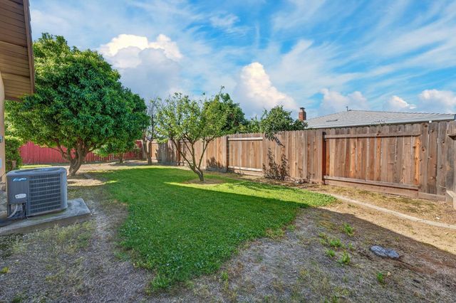 6626 50th St, Sacramento, CA 95823