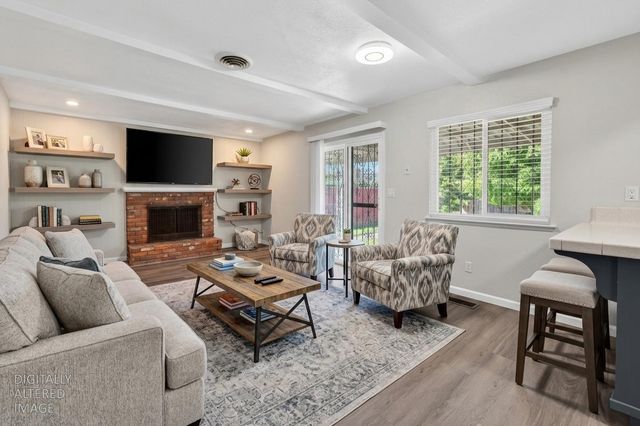 6626 50th St, Sacramento, CA 95823