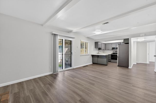 6626 50th St, Sacramento, CA 95823