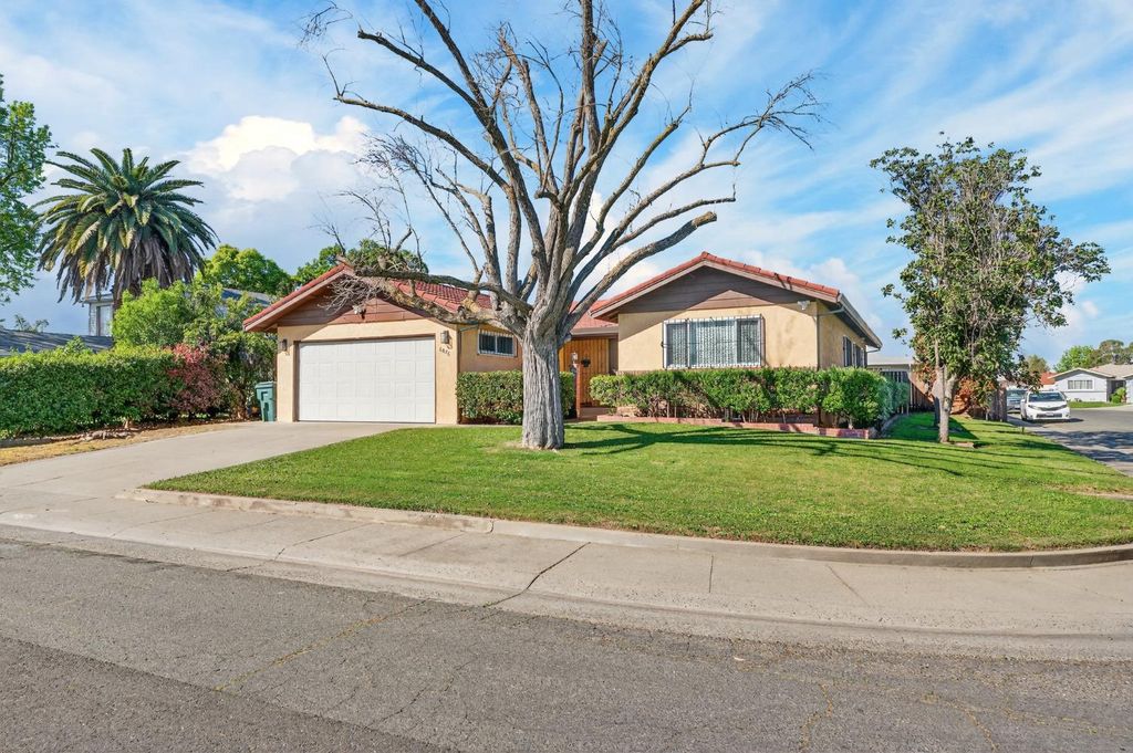 6626 50th St, Sacramento, CA 95823