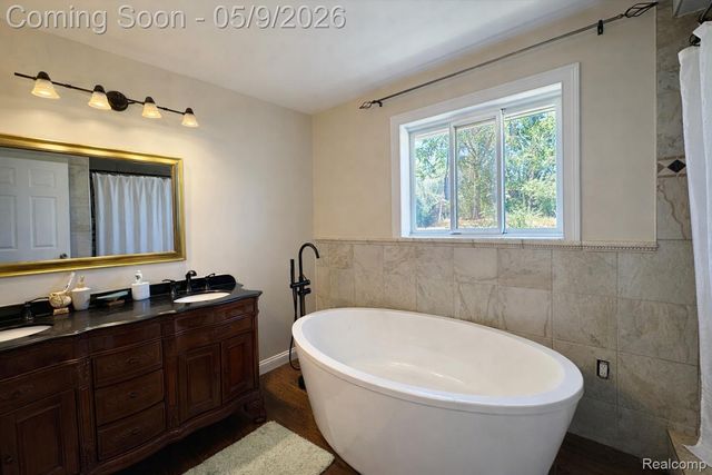 37209 Curwood Drive, Sterling Heights, MI 48310