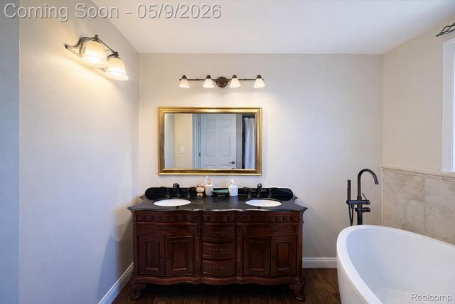 37209 Curwood Drive, Sterling Heights, MI 48310